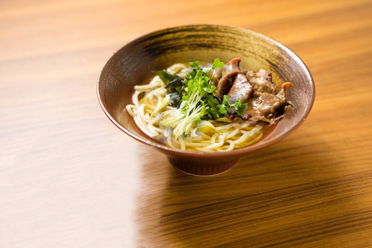 牛すじうどん